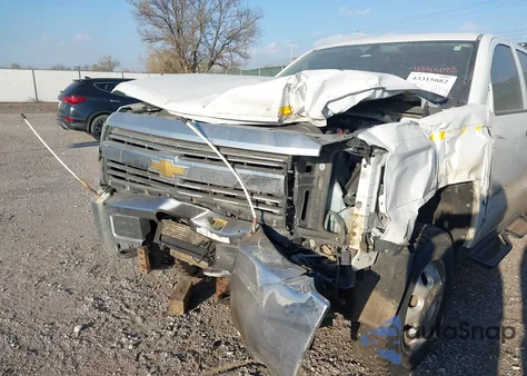 2017 Chevrolet Silverado 2500Hd Wt z USA, uszkodzony, nr VIN 1GC2KUEG9HZ206750